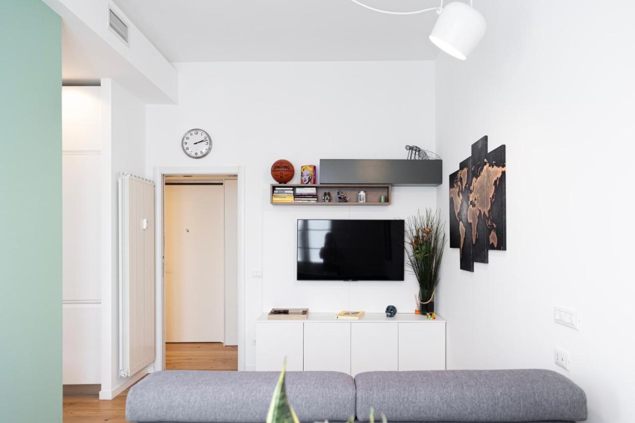 Elegante Bilocale In De Angeli - Piazzale Siena Apartment Milan Exterior photo